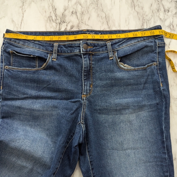 Women's Plus Size Universal Thread Mid Rise Skinny Jeans size 16 - Picture 5 of 8